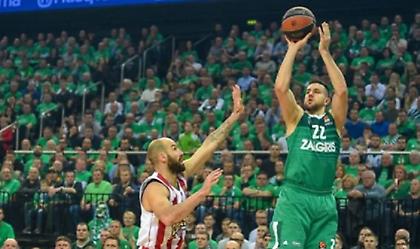 Απίστευτο σκηνικό στο Βίλνιους: Οπαδός της Λιέτουβος έσπρωξε τον Μίτσιτς! (video)