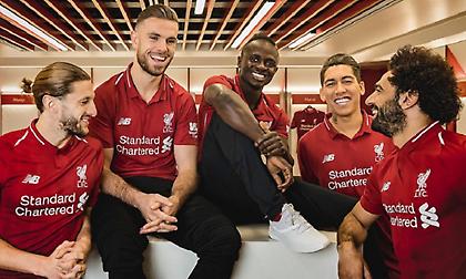 Η μωβ-πορτοκαλί φανέλα της Λίβερπουλ