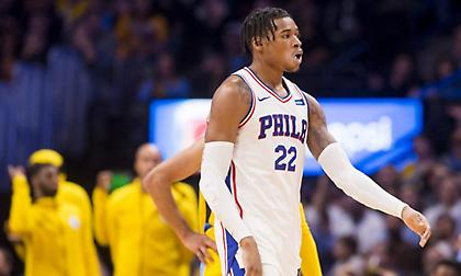 Κράτησαν Χολμς οι Σίξερς