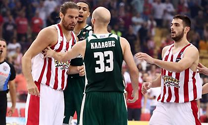 Επεισόδιο με Μπόγρη στο τέλος του ντέρμπι! (pics/video)