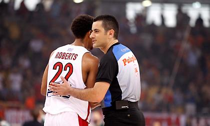 «Πυρά» Ολυμπιακού κατά Τζαφλέρη: «Δεν έκανε καλά τη δουλειά που τον έστειλαν να κάνει…»