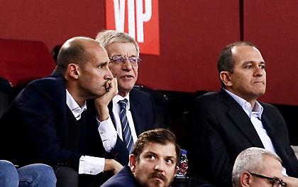 ΚΑΕ Ολυμπιακός: «Να σταματήσει να εκτίθεται η ΕΟΚ, απαιτούμε τους κορυφαίους διεθνείς διαιτητές»