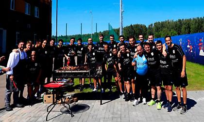 Με… μπάρμπεκιου γιόρτασε τη νίκη η Εθνική Ουρουγουάης