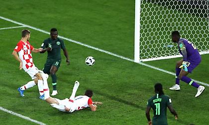 Το αυτογκόλ της Νιγηρίας που… διευκόλυνε την Κροατία (video)