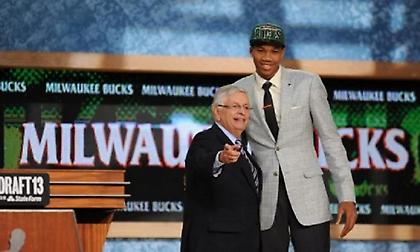 NBA Draft: Γιάννης και «Σόφο» στους νεότερους παίκτες του 21ου αιώνα (video)