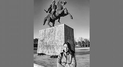 Κορακάκη: «Τελικά πωλούνται. Απλόχερα. Αντισυνταγματικά»