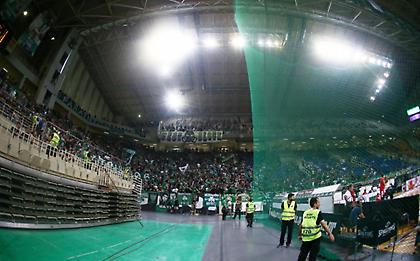 Πικάρισμα των οπαδών του Παναθηναϊκού σε Ολυμπιακό με... κόκκινα στρινγκ (pics)