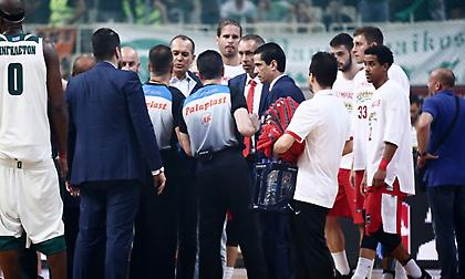 Λόγω επίθεσης κουκουλοφόρων αποχώρησε ο Ολυμπιακός