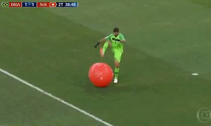 Το μπαλόνι πήρε… ρεβάνς από τον Άλισον