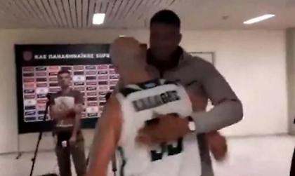 Τα συγχαρητήρια του Γιάννη στο Νικ Καλάθη! (video)