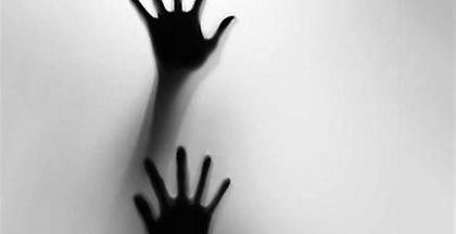 Κατήγγειλε το σύζυγό για σεξουαλική παρενόχληση σε βάρος της κόρης τους!