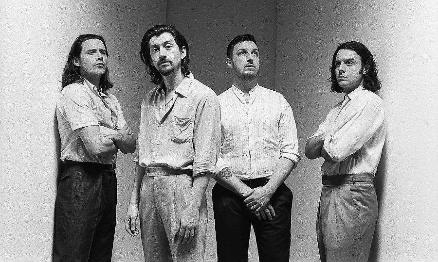 Με όλα τα βαριά χαρτιά τους έρχονται στο Rockwave Festival οι Arctic Monkeys