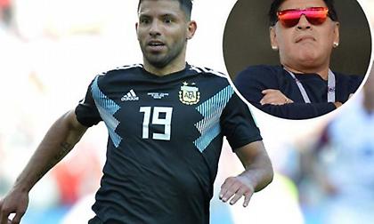 «Κάρφωσε» τον Αγουέρο ο Μαραντόνα: «Αν μείνει στην ενδεκάδα, θα αποκλειστούμε»