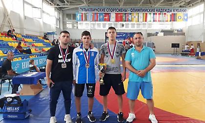 Τριπλή ελληνική επιτυχία για την πάλη στη Ρωσία