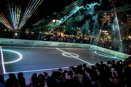 ΒΙΝΤΕΟ: Ποδοσφαιρική πανδαισία με… λέιζερ στο Σύνταγμα