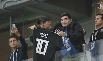 «Ασπίδα» Μαραντόνα σε Μέσι, βολές κατά Σαμπάολι και ομοσπονδίας