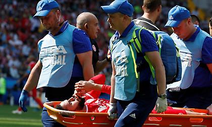 Χτύπησε και αποχώρησε κλαίγοντας ο σκόρερ της Τυνησίας (pics/video)