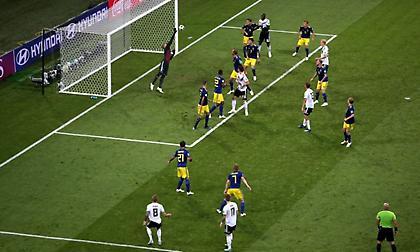 Το γκολ της ημέρας: Η φαουλάρα του Κρόος που «ξέρανε» τη Σουηδία (video)