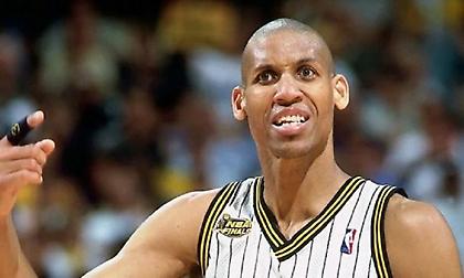 Ρέτζι Μίλερ για ΛεΜπρόν: «Να μην πάει στους Λέικερς, μπορεί να μείνει στην σκιά του Κόμπι»