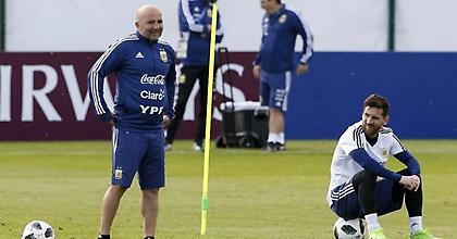 Τα «χρόνια πολλά» του Σαμπάολι στον Μέσι (video)