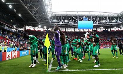 Ο «χορός» των διεθνών της Σενεγάλης στο ζέσταμα! (video)