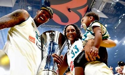 Τόμπκινς: Γι’ αυτό τον… κράτησε η Ρεάλ (video)