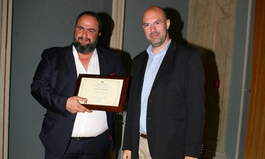 Ο Βαγγέλης Μαρινάκης βραβεύθηκε από την Ένωση Νέων Αυτοδιοικητικών Ελλάδος (pics)