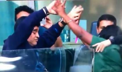 Τρομερός Μαραντόνα: Χορεύει στις εξέδρες πριν το Αργεντινή-Νιγηρία!