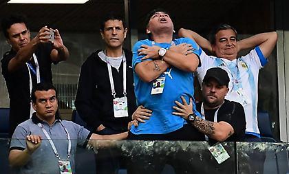 Τρελάθηκε στο γκολ του Μέσι ο Μαραντόνα! (pics+vid)