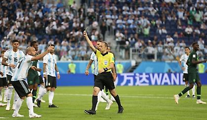 Με αμφισβητούμενο πέναλτι (και μέσω VAR) η Νιγηρία ισοφάρισε την Αργεντινή! (video)