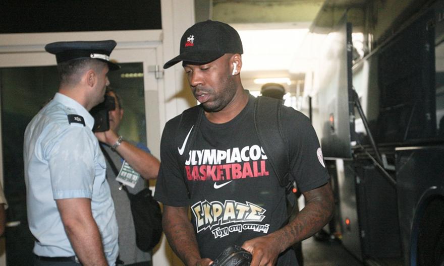 Ευχαρίστησε και αποχαιρέτησε τον Ολυμπιακό ο Μπράουν (pic)