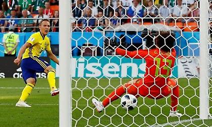 Γκολ-χρυσάφι για τη Σουηδία, τρέχει το Μεξικό! (video)