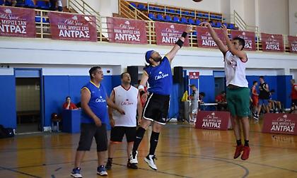 Δήλωσε συμμετοχή στο Old Spice 3on3 Challenge!