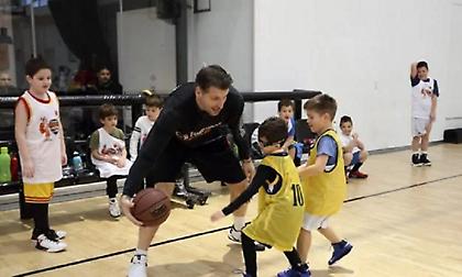 Eurohoops Academy: Έκπληξη από τον Διαμαντίδη και τον Παπαλουκά στους γονείς!