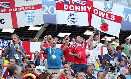 Ειρωνικά συνθήματα Άγγλων για τη Γερμανία