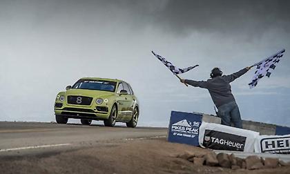 H Bentley Bentayga σπάει το ρεκόρ των SUV στο Pikes Peak