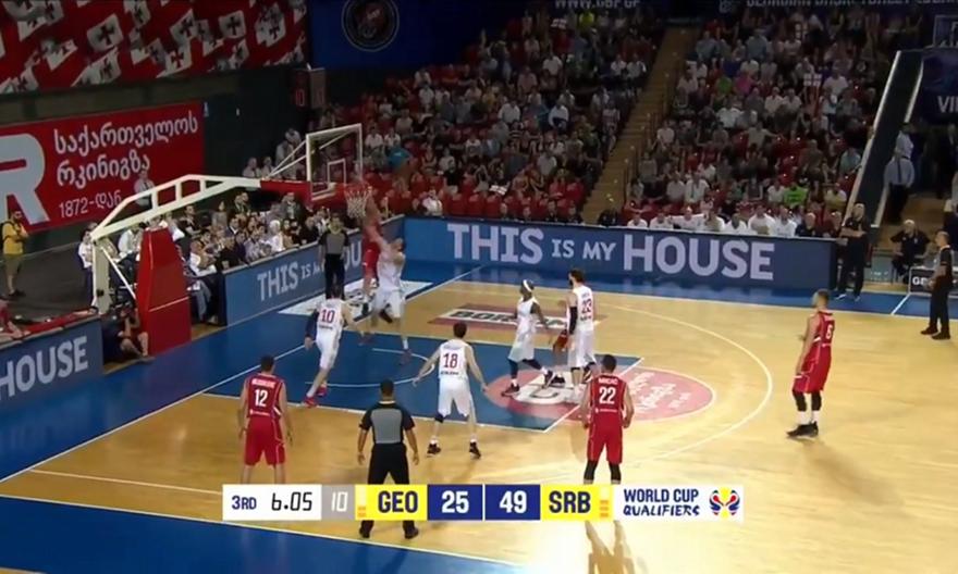 Περιποιήθηκε το… πρόσωπο του Σερμαντίνι ο Μιλουτίνοφ! (video)