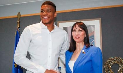 Αντετοκούνμπο: «Τρομερή η Εθνική, στην Ελλάδα μόνο για τον Φιλαθλητικό»