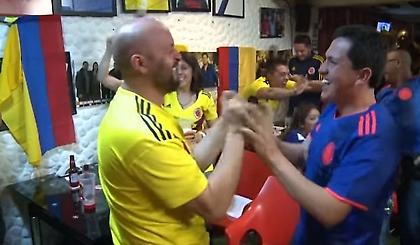 Κωφός και τυφλός φίλος της Κολομβίας δεν χάνει ματς της ομάδας στο Μουντιάλ (video)