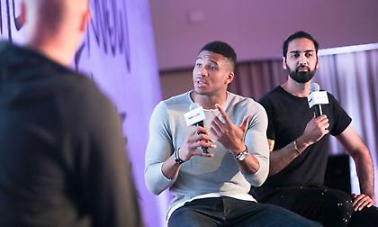 Συγκινήθηκε με τη μητέρα του λόγω… NBA 2K19 o Giannis