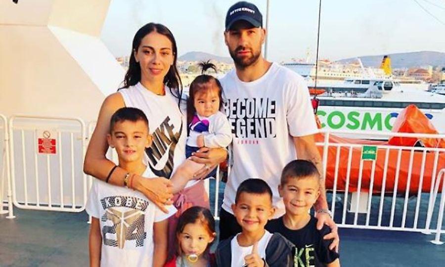 Η οικογένεια Σπανούλη «σάλπαρε» για διακοπές (pic)