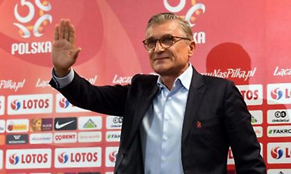 Τέλος από τον πάγκο της Πολωνίας ο Ναβάλκα