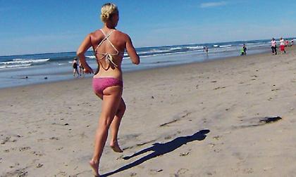 Τρέξιμο στην παραλία: Μια έντονη προπόνηση που κρύβει κινδύνους