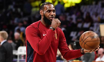 «Δεν μίλησε, ούτε έχει μιλήσει με Γουόλτον ο Λεμπρόν»