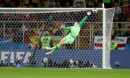 Η απίστευτη απόκρουση του Πίκφορντ που… φαγώθηκε από τα ριπλέι! (video)