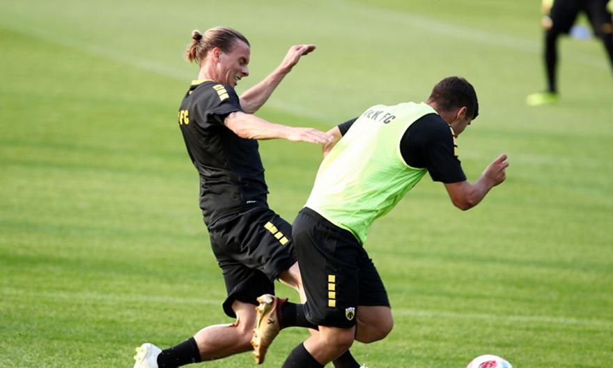 Οι πρώτες ενδεκάδες του Ουζουνίδη