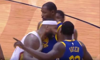 Όταν ο Κάζινς “μπούκαρε” στα αποδυτήρια των Ουόριορς για να δείρει τον Ντουράντ! (vids)