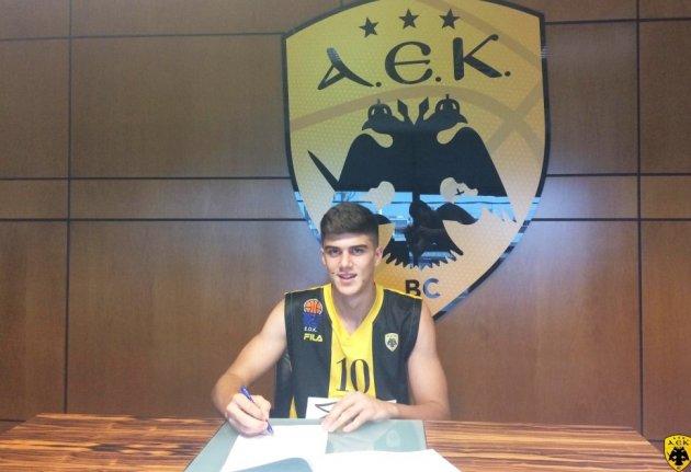 «Επένδυσε» σε Τσουργιάννη η ΑΕΚ