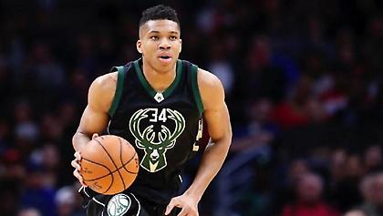 O Αντετοκούνμπο βοήθησε ηλικιωμένο που κατέρρευσε στο δρόμο (pic)