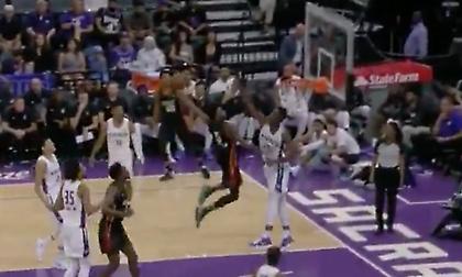 Ισοπεδωτικό κάρφωμα από τον Ντέρικ Τζόουνς τζ. στο Summer League (video)